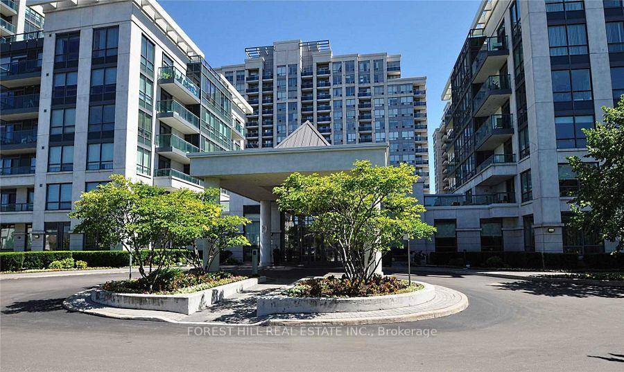 Gorgeous, Bright amp ; Spacious, Quiet 1 Bedroom Den Unit In Prestigious Thornhill City Centre.