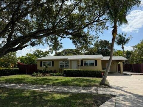 Very nice 4 2 single family home available in Lake Park.