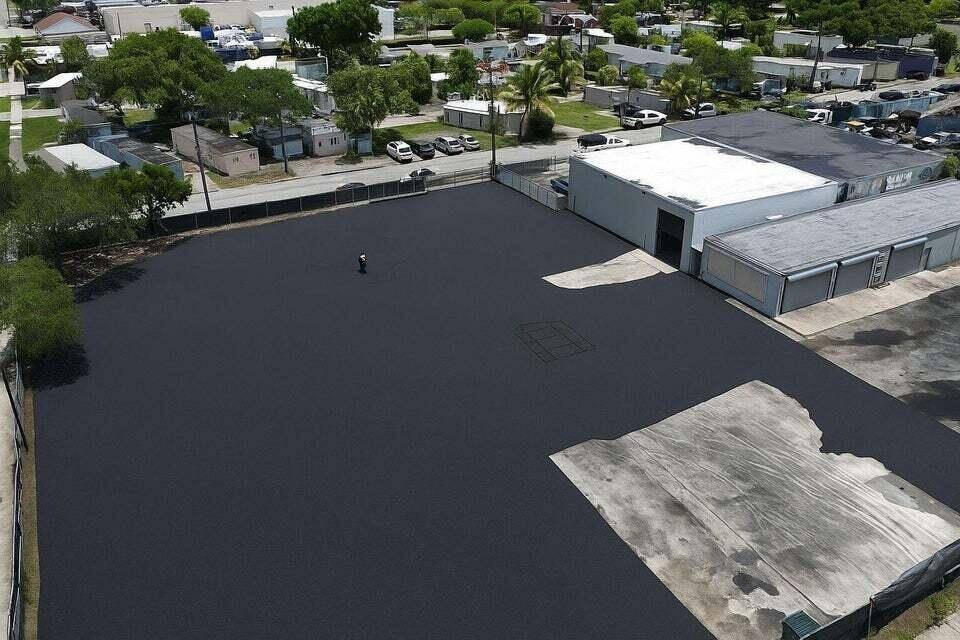 Outstanding warehouse opportunity in Hollywood !