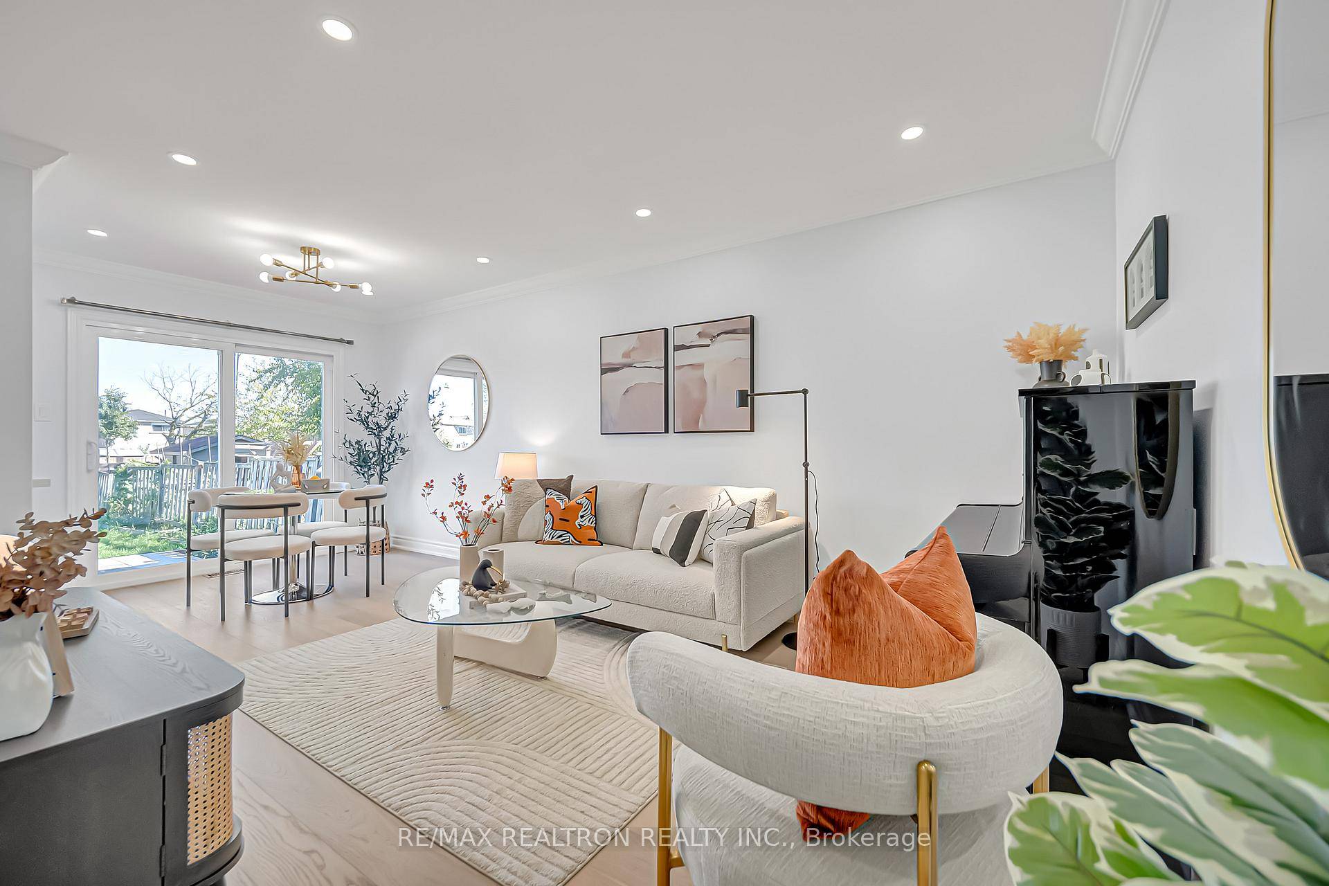 Welcome to 33 Chichester Rd a charming, fully upgraded 3 bedroom home nestled in one of Markham's most sought after communities !