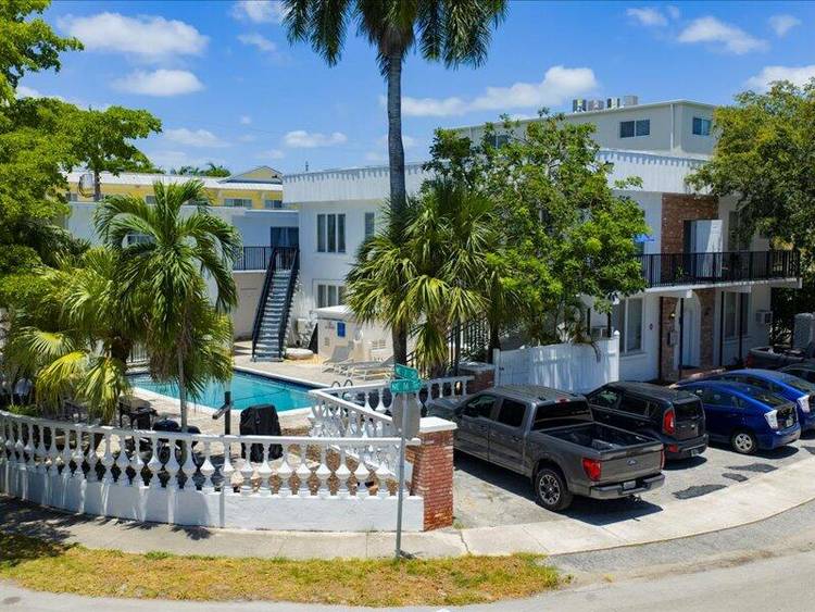 Discover an exceptional multifamily investment opportunity in the heart of Victoria Park, one of Fort Lauderdale's most sought after and rapidly growing neighborhoods.