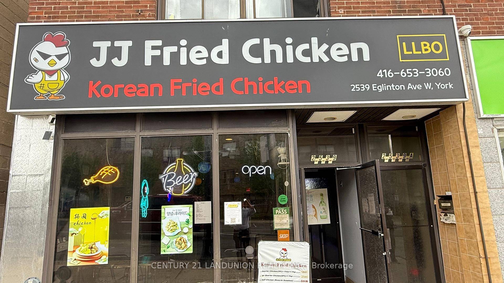 The Well Established Korean Fried Chicken Restaurant For Sell.