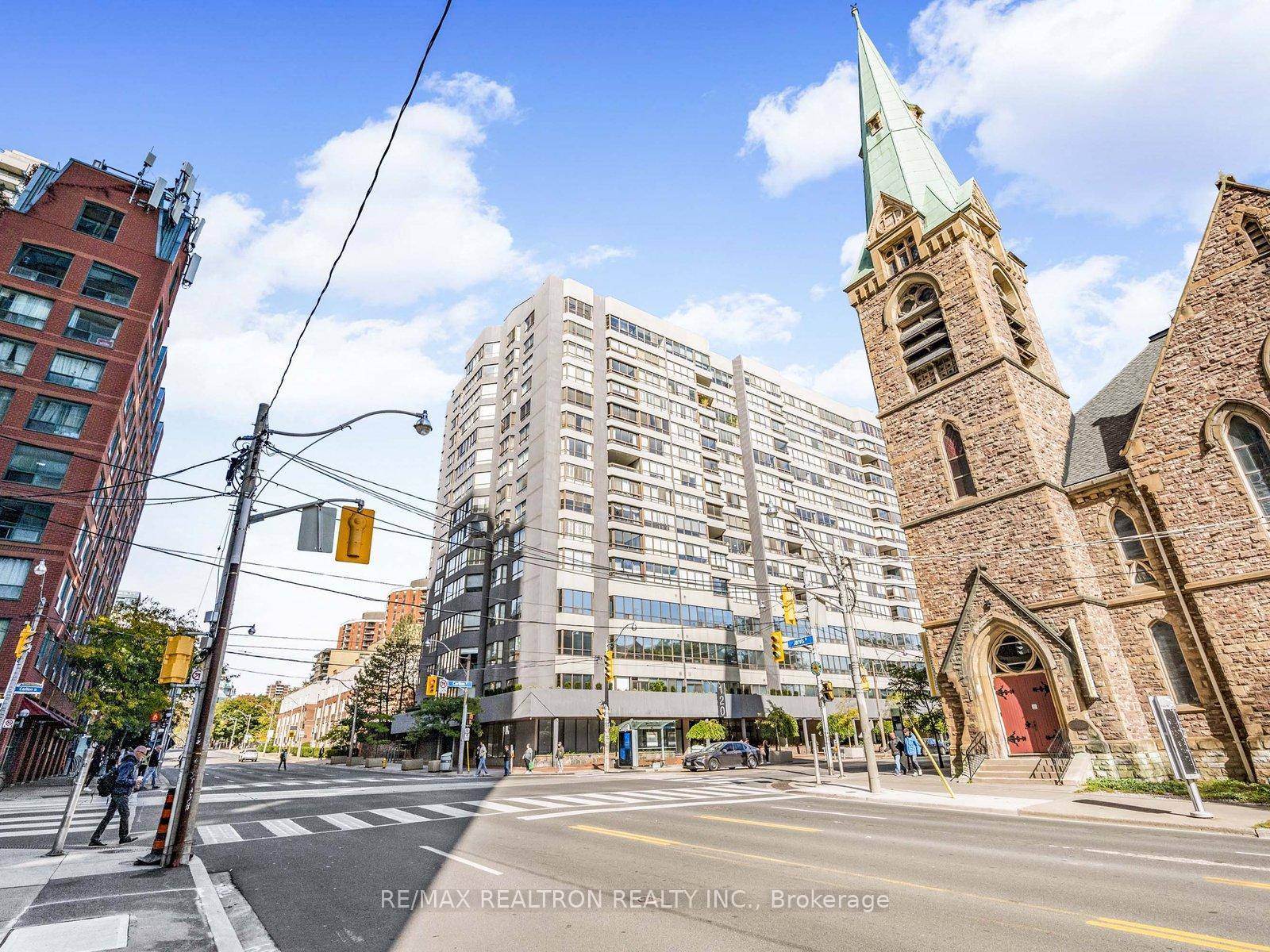 Clean, Bright, amp ; Spacious Office, Mins Walk To College Subway Station Yonge St amp ; College St.