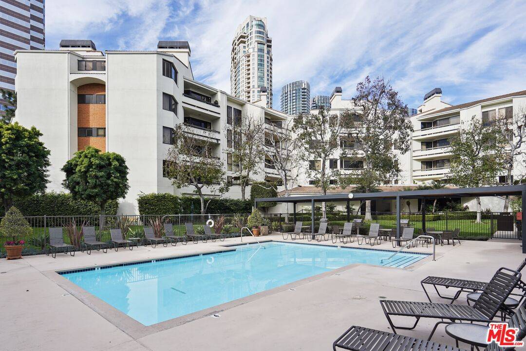 2102 Century Park Ln 2BR Beverlywood La