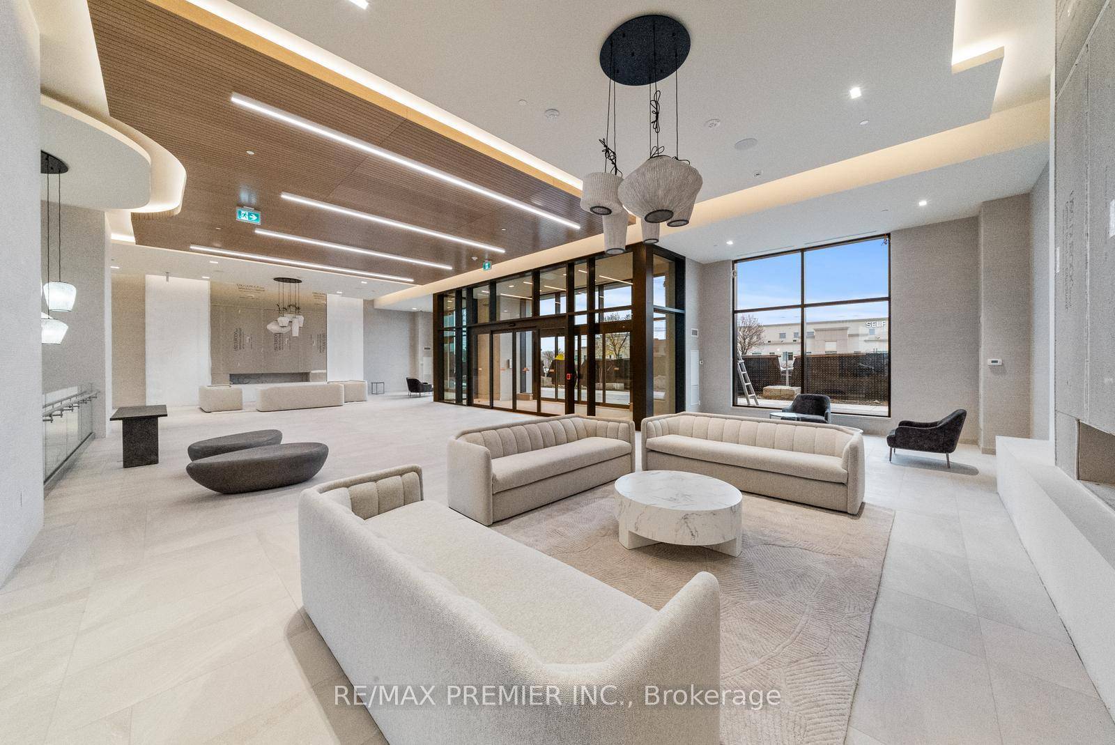 Opportunity to lease brand new, never lived in condo !