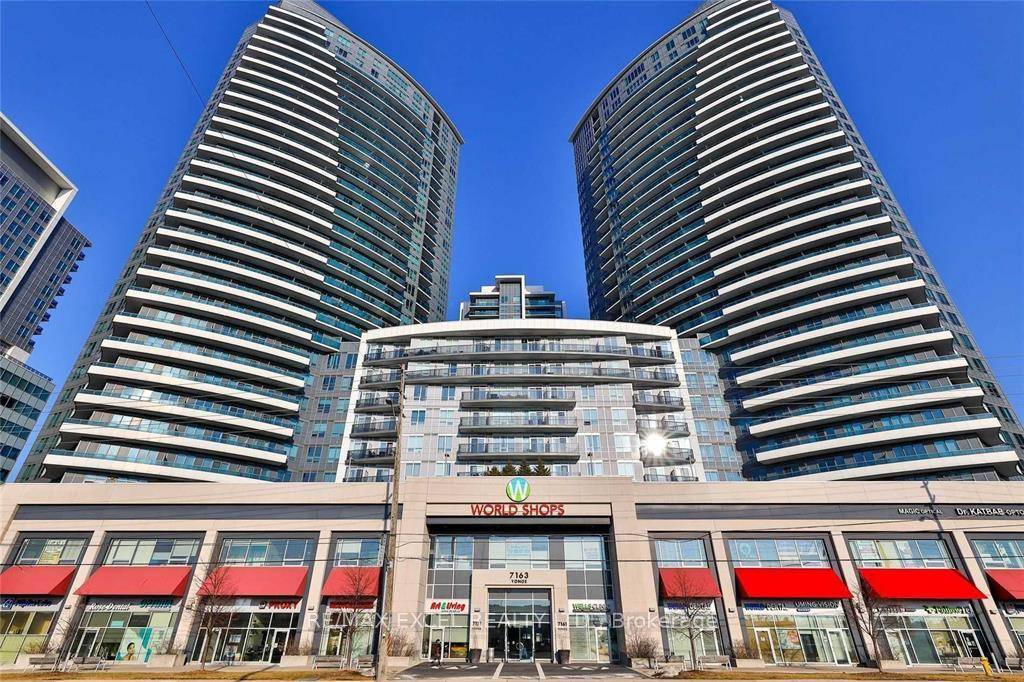 Luxury 1 Bedroom Den Condo At World On Yonge, Built By Liberty Development !