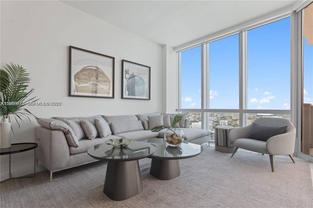 Welcome the most highly finished 2bed 2bath den converted into second bedroom with door 06 line including electric blinds, tile on the balcony, recessed lighting in the den and master, ...