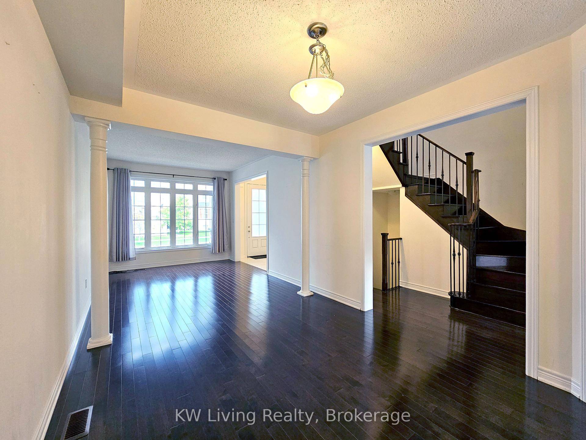 Welcome to 160 William Berczy Blvd, a beautiful 3 bedroom, 3 washroom home in one of Markham's most sought after neighbourhoods.