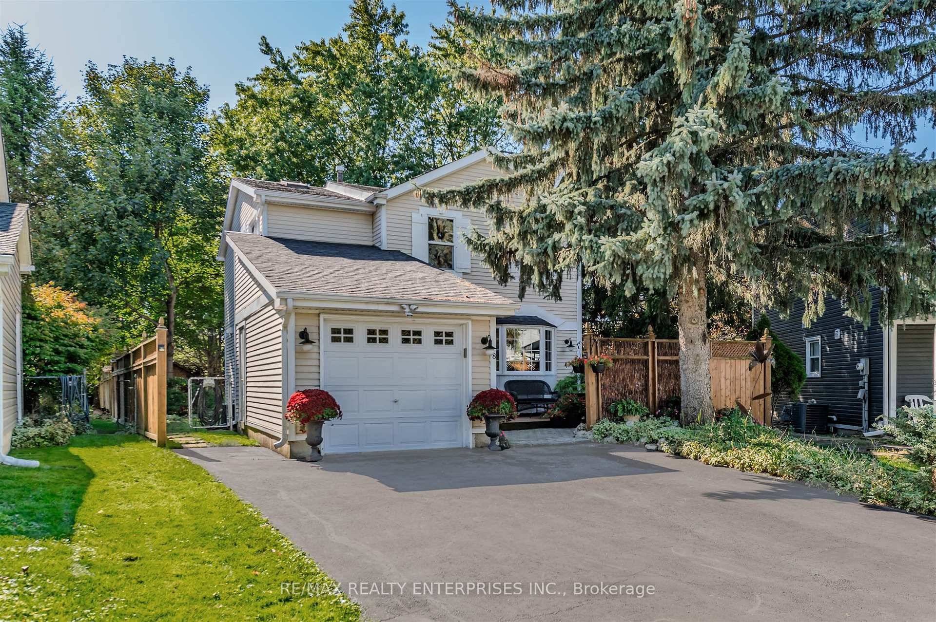 Introducing 18 Blueridge Square, a meticulously renovated three bedroom residence on an oversized, nearly half acre private lot backing onto the Etobicoke Creek Trail in one of Bramptons most sought ...
