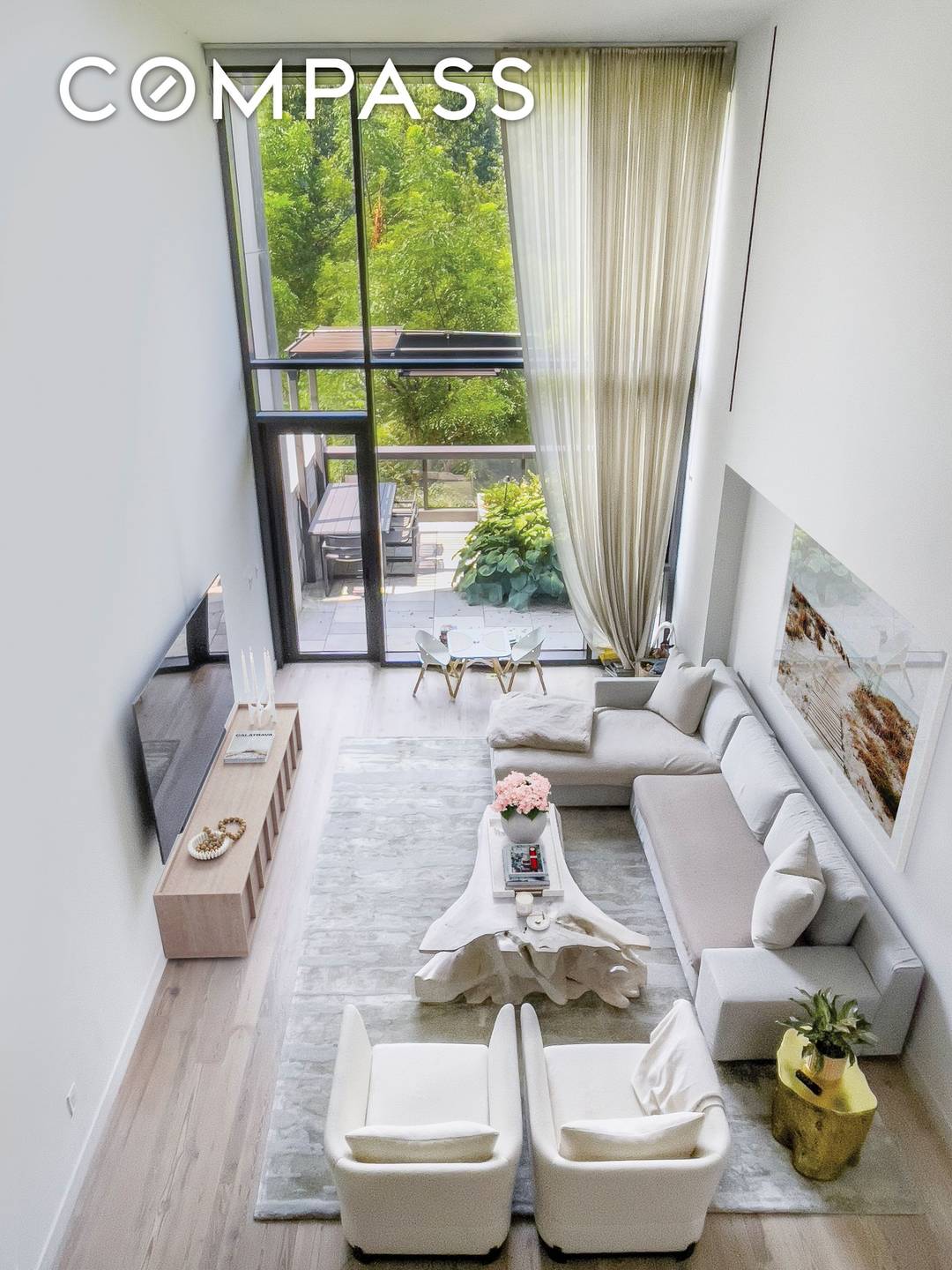 This ethereal duplex at the acclaimed Pierhouse, offers the ultimate contemporary living.