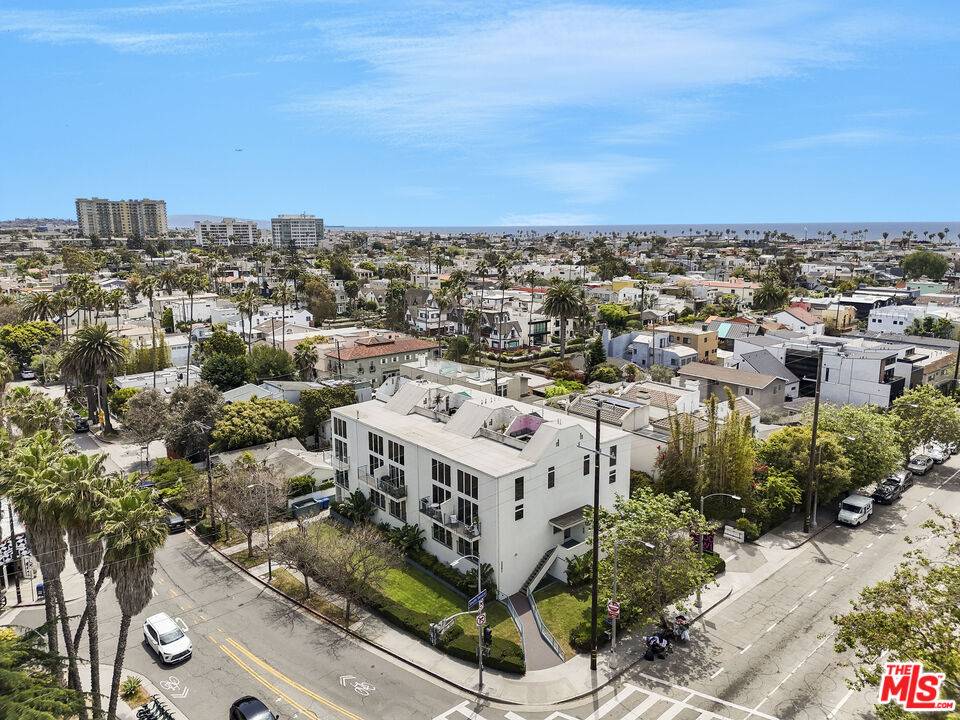 2201   Ocean Ave 20.0 Marina Del Rey LA