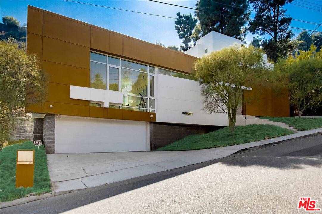 2271   Betty Ln 4BR Beverly Hills Post Office | B.H.P.O. La