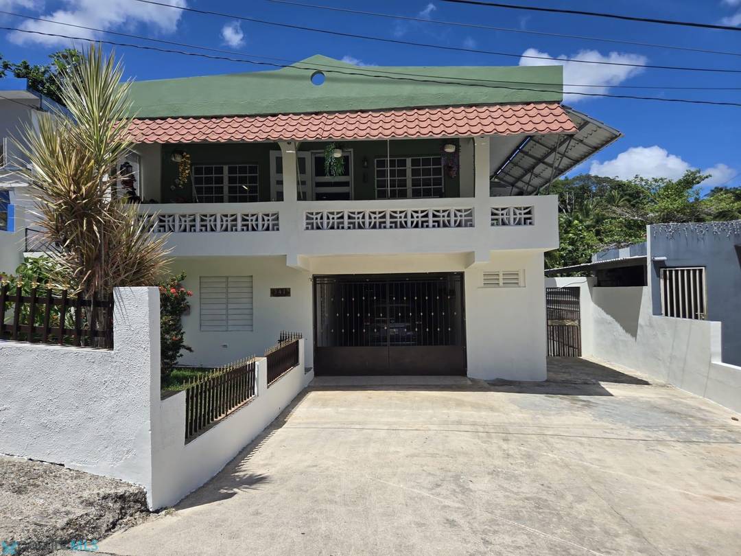 CALLE House Toa-Alta