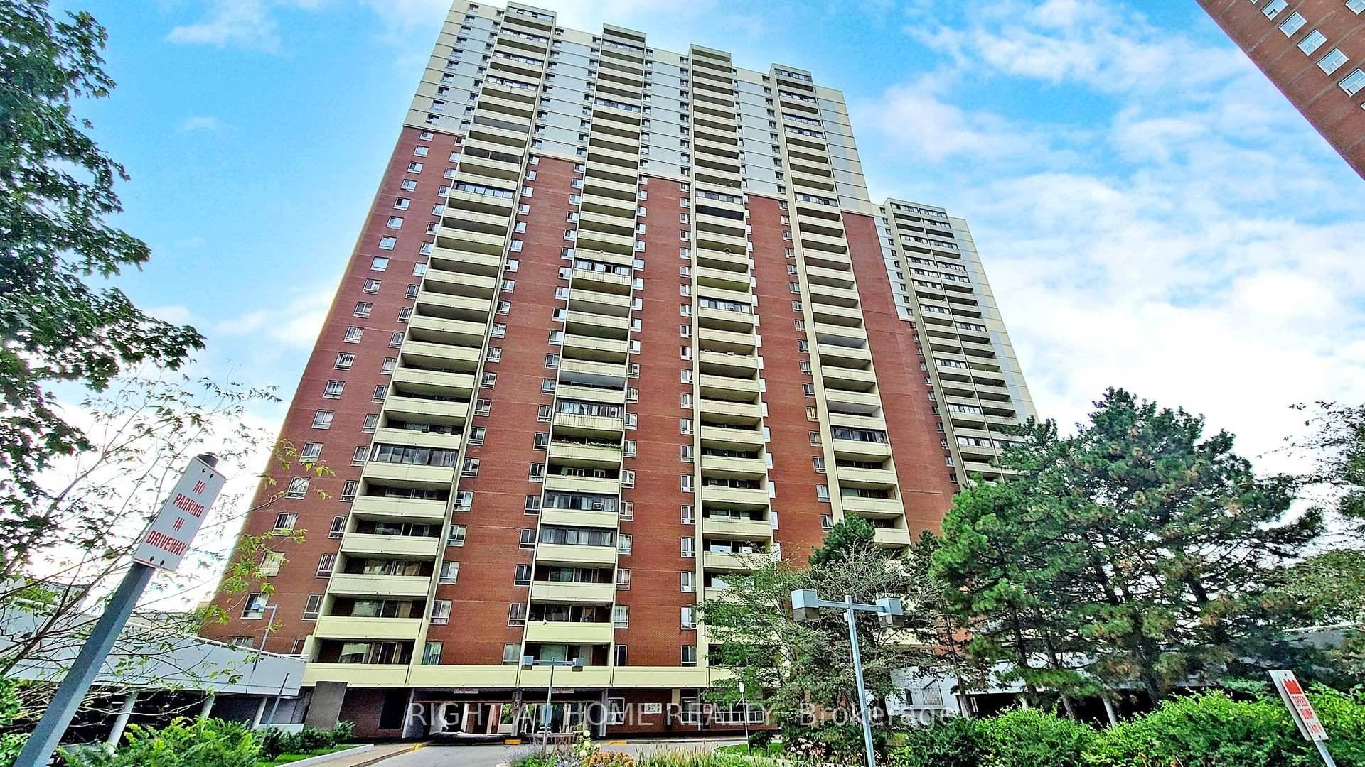 Fantastic 1 Bedroom unit in Great Victoria Park location, steps to Transit, Schools, Grocery, Shopping and the Danforth.
