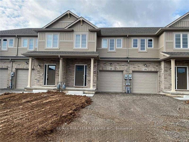 Gorgeous 3 Bedroom, 2. 5 Bathroom Town Home In A New Neighbourhood.