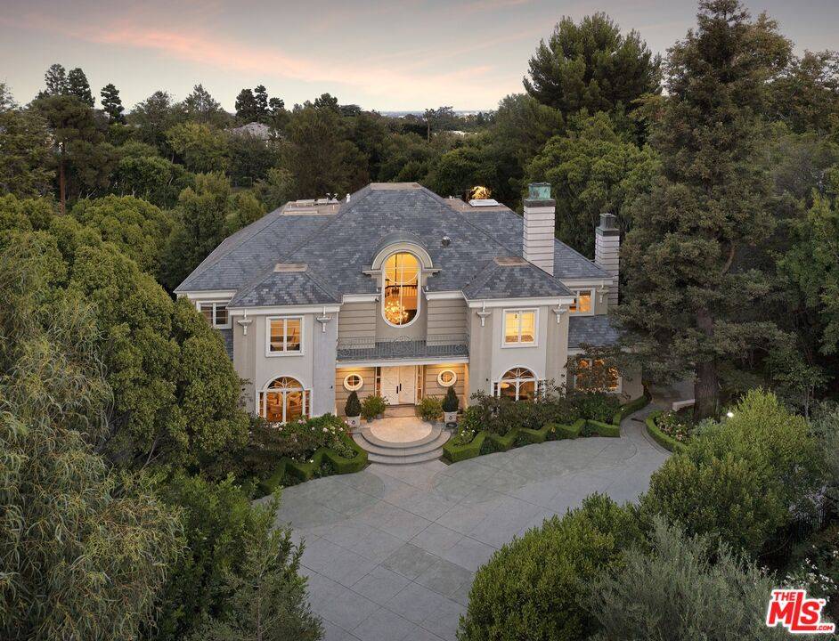 100  S MAPLETON DR 5.0 Westwood LA