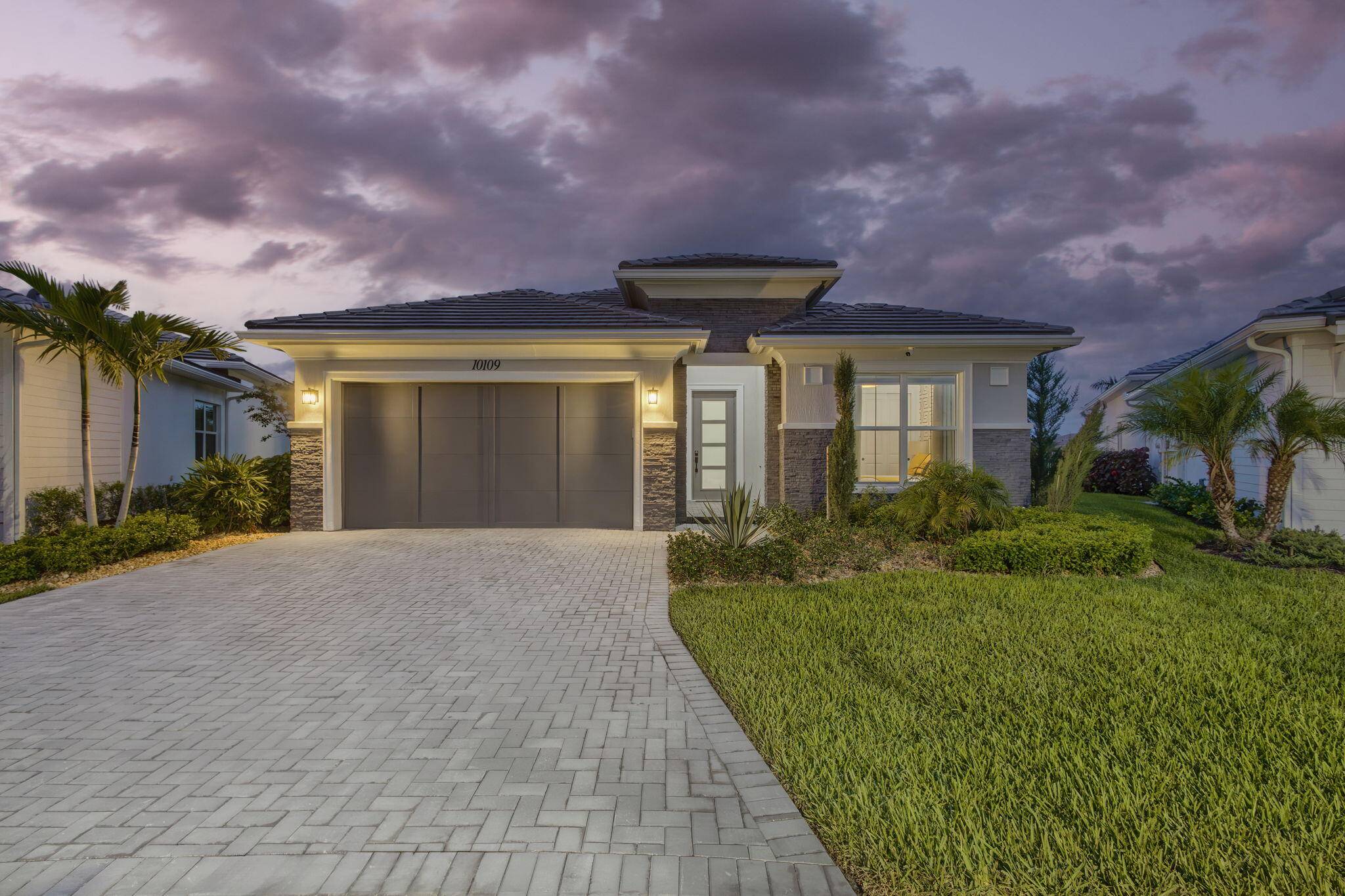 Experience luxury living at its finest in Regency, Palm Beach Gardens premier 55 community.