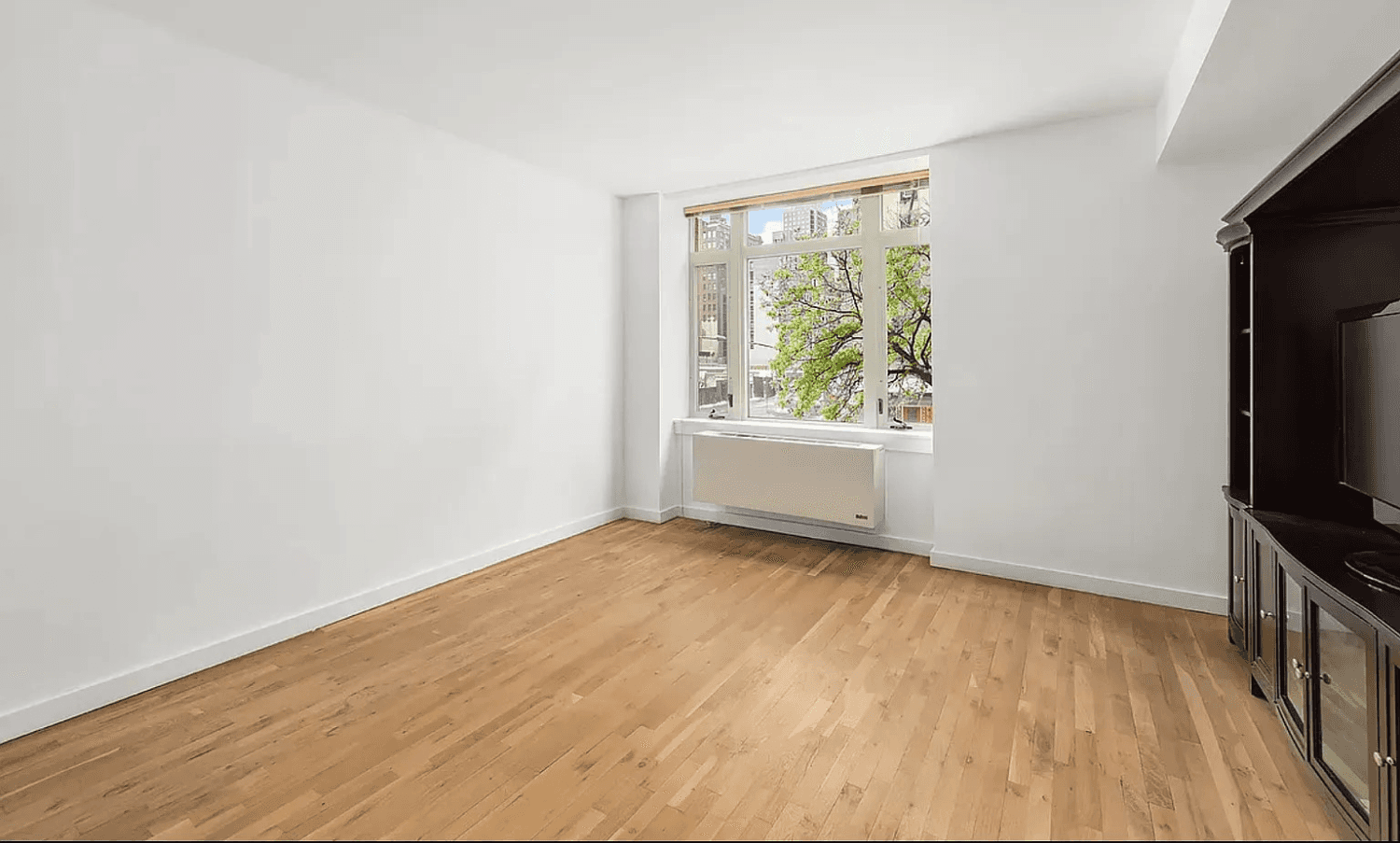 Occupied Showings by Appointment Only No Pets Allowed Move in Ready with Basic Furnishings Included Welcome to Apartment 2D at 502 Ninth Avenue a bright and spacious 1 bedroom, 1 ...