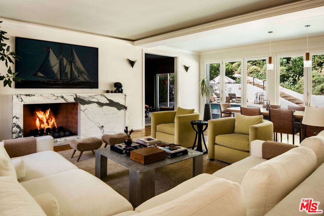 2003   El Cerrito Pl 5BR Hollywood Hills East La