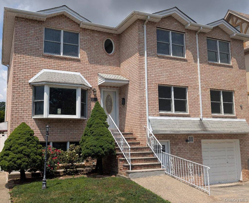 Location ! Move in Ready !