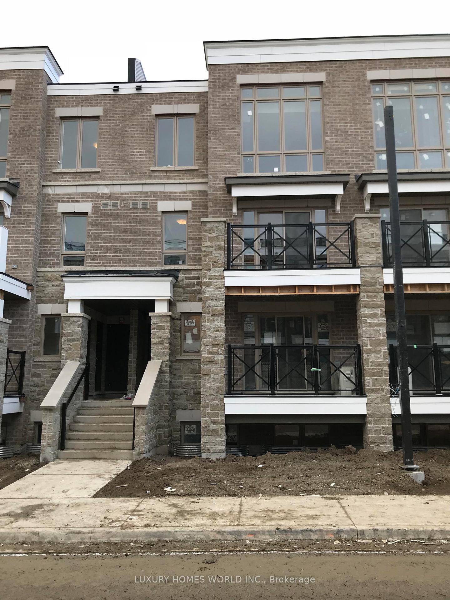LEASE Absolutely Gorgeous 3 Story Townhouse At The Most Sought After Cornell Community.