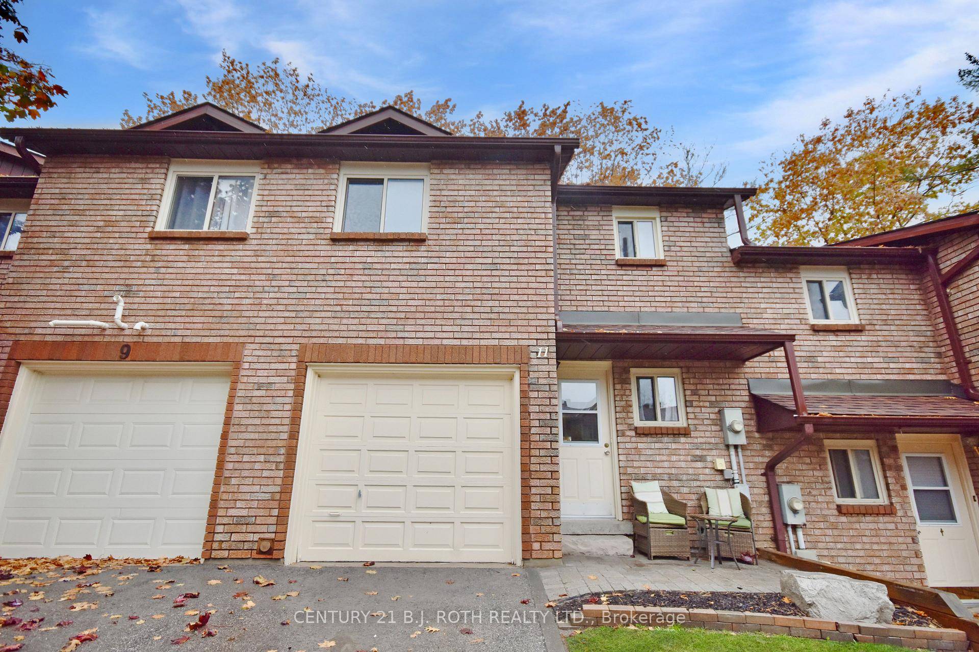 Spacious 1300 Sq Feet Townhouse With 3 Large Bedrooms, 2.