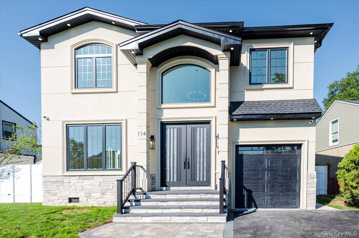 Stunning Renovated Home in the Heart of Elmont Welcome to this beautifully renovated gem, ideally located in the heart of Elmont.