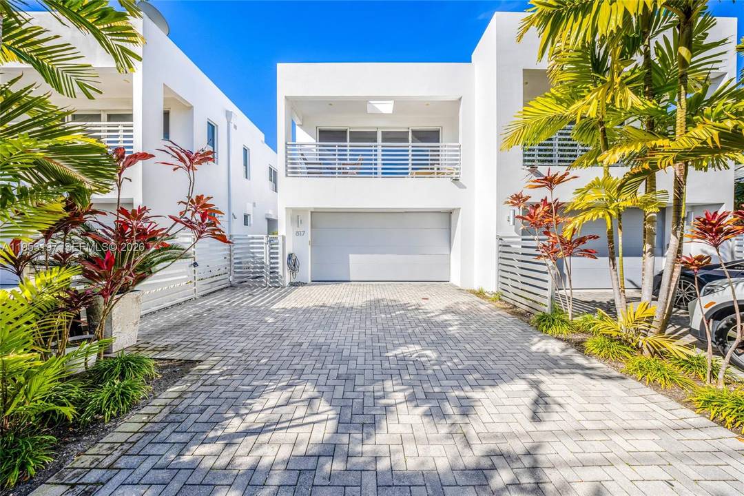 Modern, immaculate 3 Bed, 3.