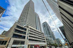 Welcome to the 2221 Yonge Condos !