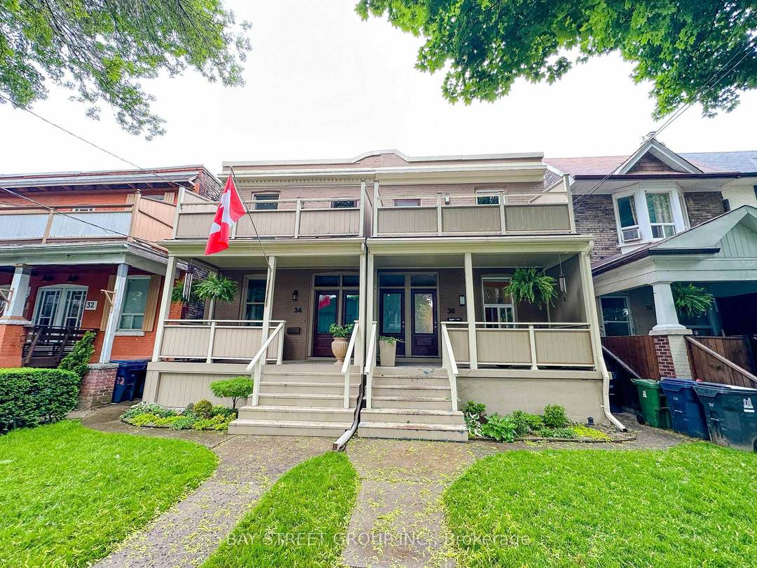 Enjoy This Beautifully Renovated 2 Bedroom amp ; 2 Bathroom house In Leslieville Main floor and Basement Only !
