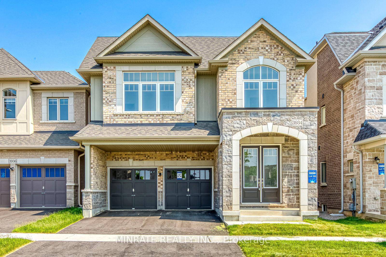 Welcome to this brand Sundial built 5 bedroom detached home with 4000sqft.