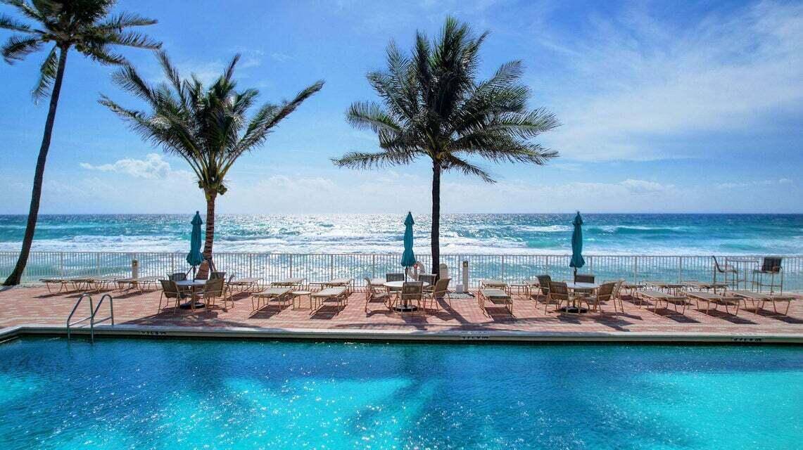 Life the Lifestyle at Palmsea Condo.