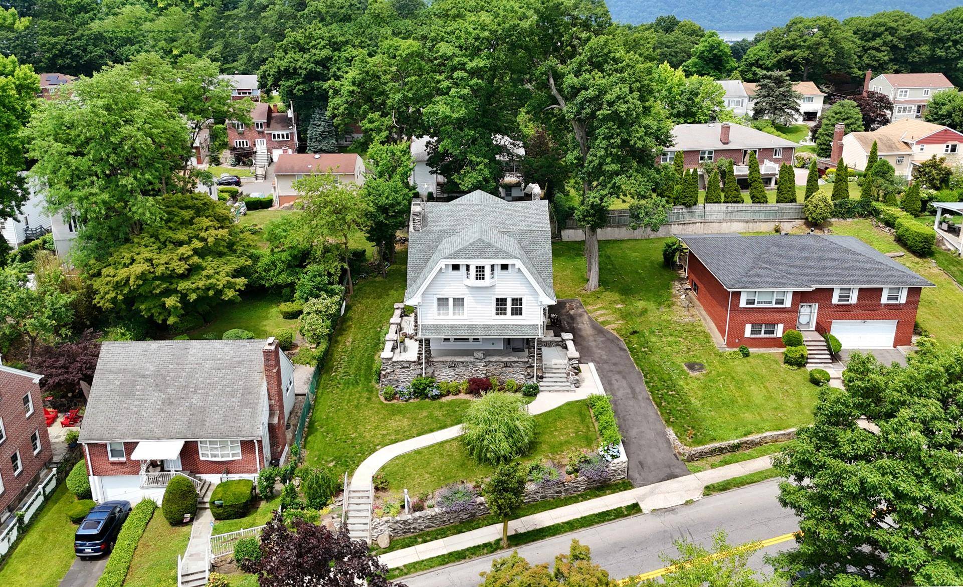 Historic Gem with Modern Elegance in Park Hill, Yonkers Just 20 minutes from Manhattan, this beautifully renovated home sits in the heart of the nationally recognized Park Hill neighborhood perched ...