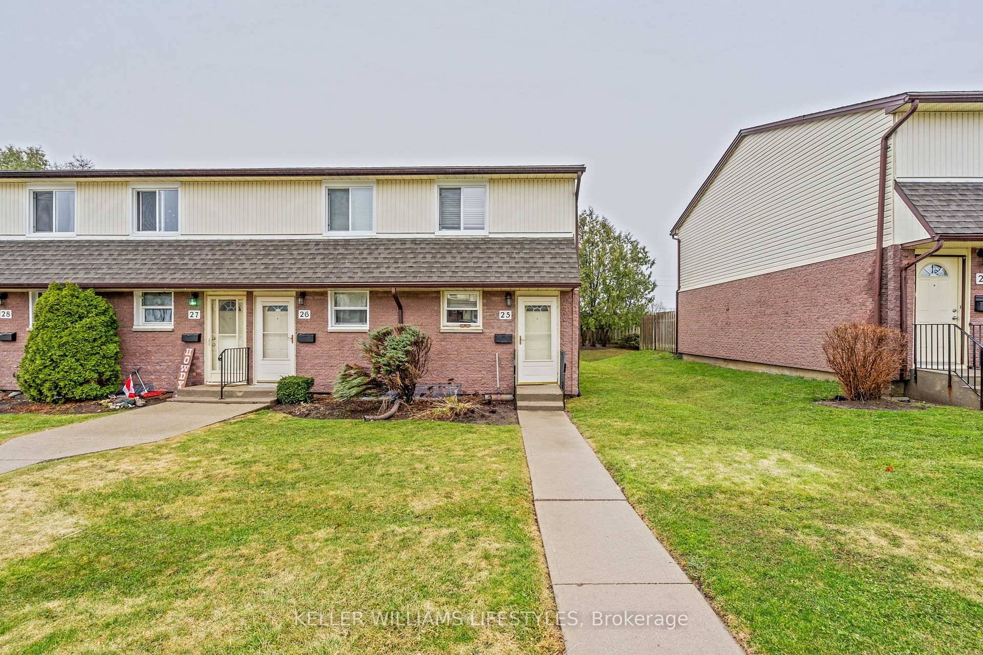 Say Hello to 25 1919 Trafalgar Street This gorgeous, end unit townhome is ready for a new Owner !