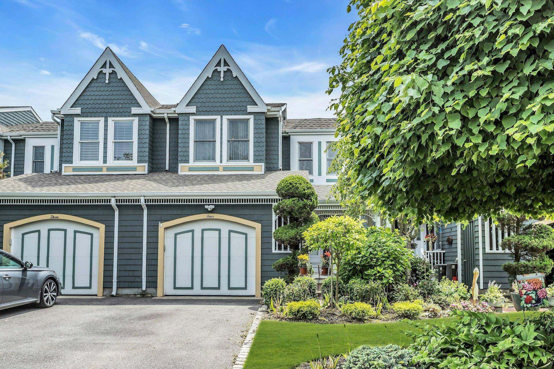 Welcome to this Amityville waterfront beauty in a quiet charming townhouse community.
