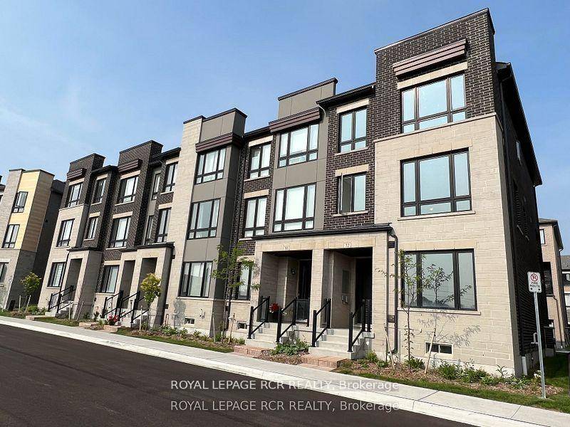 Live by the lake in one of Whitby's luxurious waterside villas.