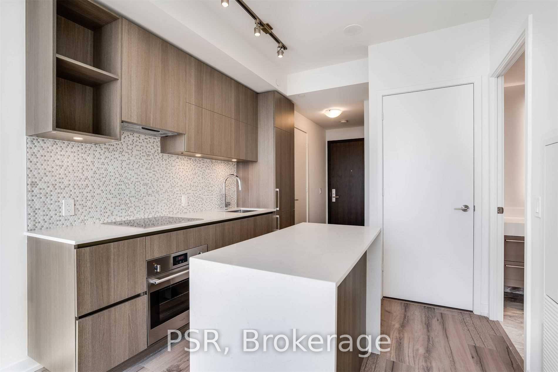 Luxury Living In The Heart Of Yorkville !