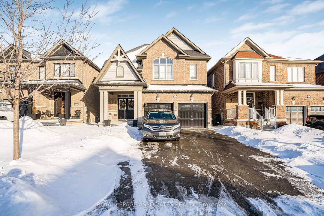 Welcome to 2515 Standardbred Drive, Oshawa !