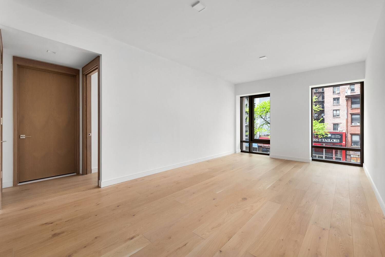 First Showing This Sunday Oct 5th 2pm 5pm By Appointment Modern Gramercy Living at 200 East 21st Street Welcome to Residence 3B a west facing one bedroom, one bathroom home ...
