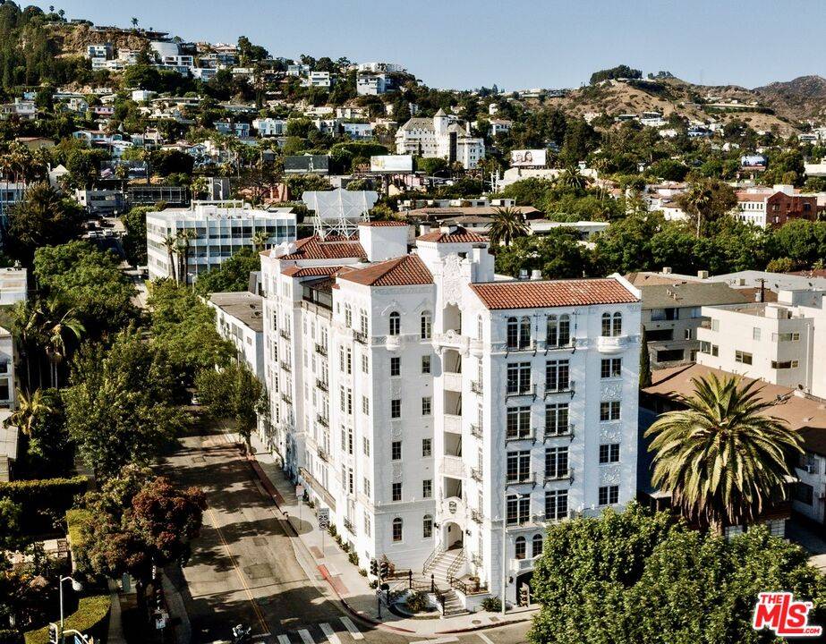 1302  N Sweetzer Ave 2BR Sunset Strip La