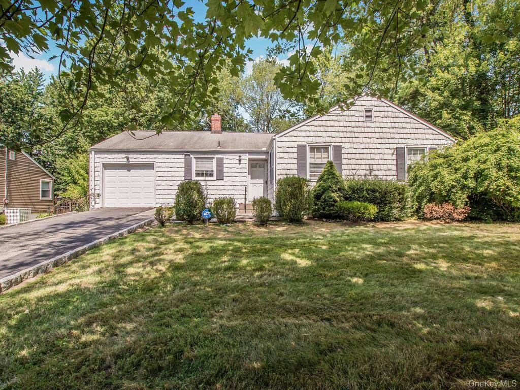Welcome Home to Daisy Farms Dr.