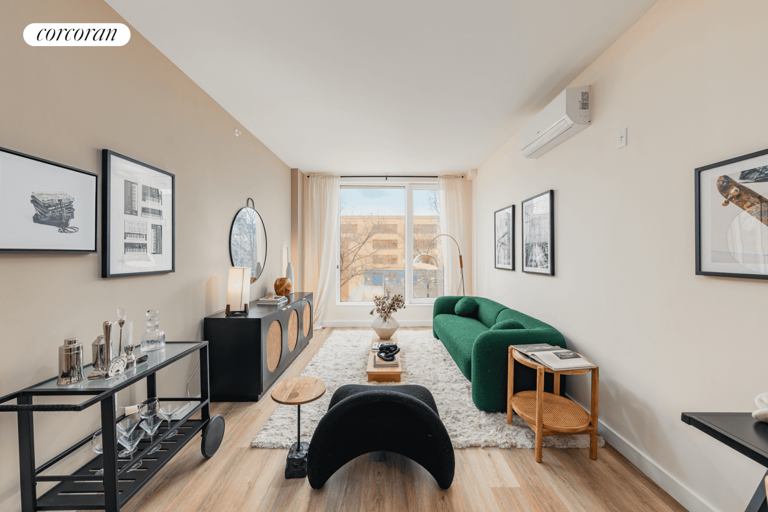 Bright and Spacious One Bedroom Just Minutes from the Montrose J, Z, M, or L Trains.