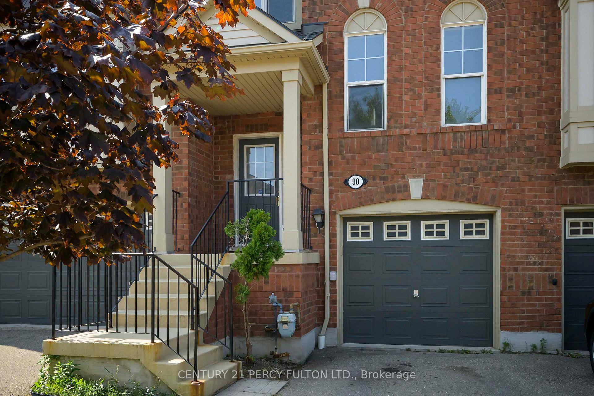 Welcome to this gorgeous and spacious upgraded townhome, offering 3 bedrooms, 4 washrooms, and a walkout finished basement with a full bathroom.