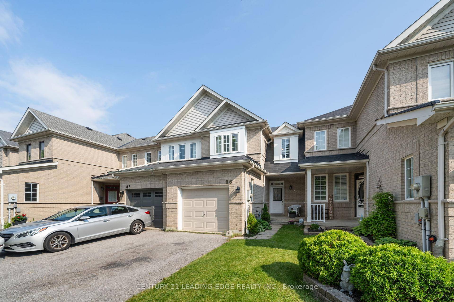 Welcome to this beautifully updated 3 bedroom Home in highly sought after Whitby Shores !