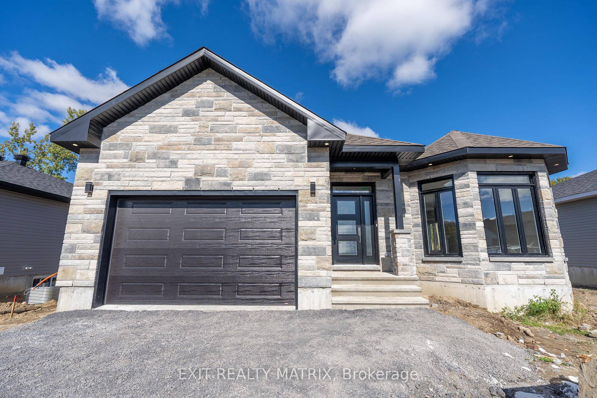 HOUSE TO BE BUILT The Mojave is an exquisite model offering multiple particularities.