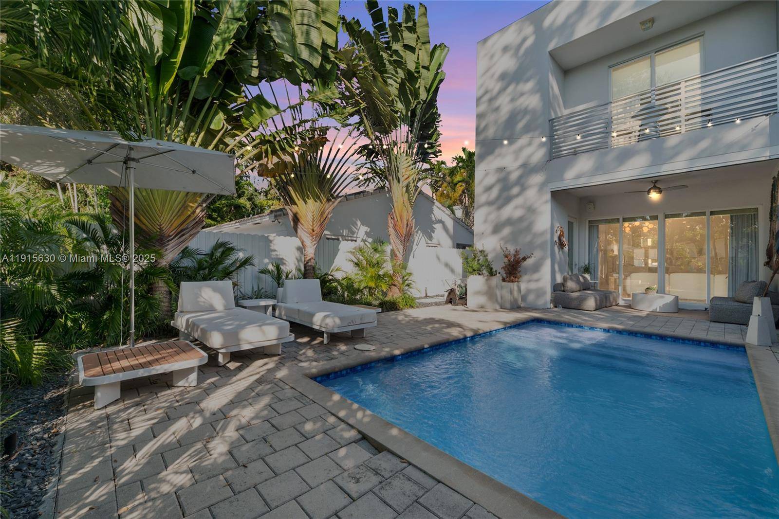 Perfectly located at the intersection of North Grove, Shannandoah and the Roads, and just minutes from I95, this 4 BR 4BA townhome is a true gem.