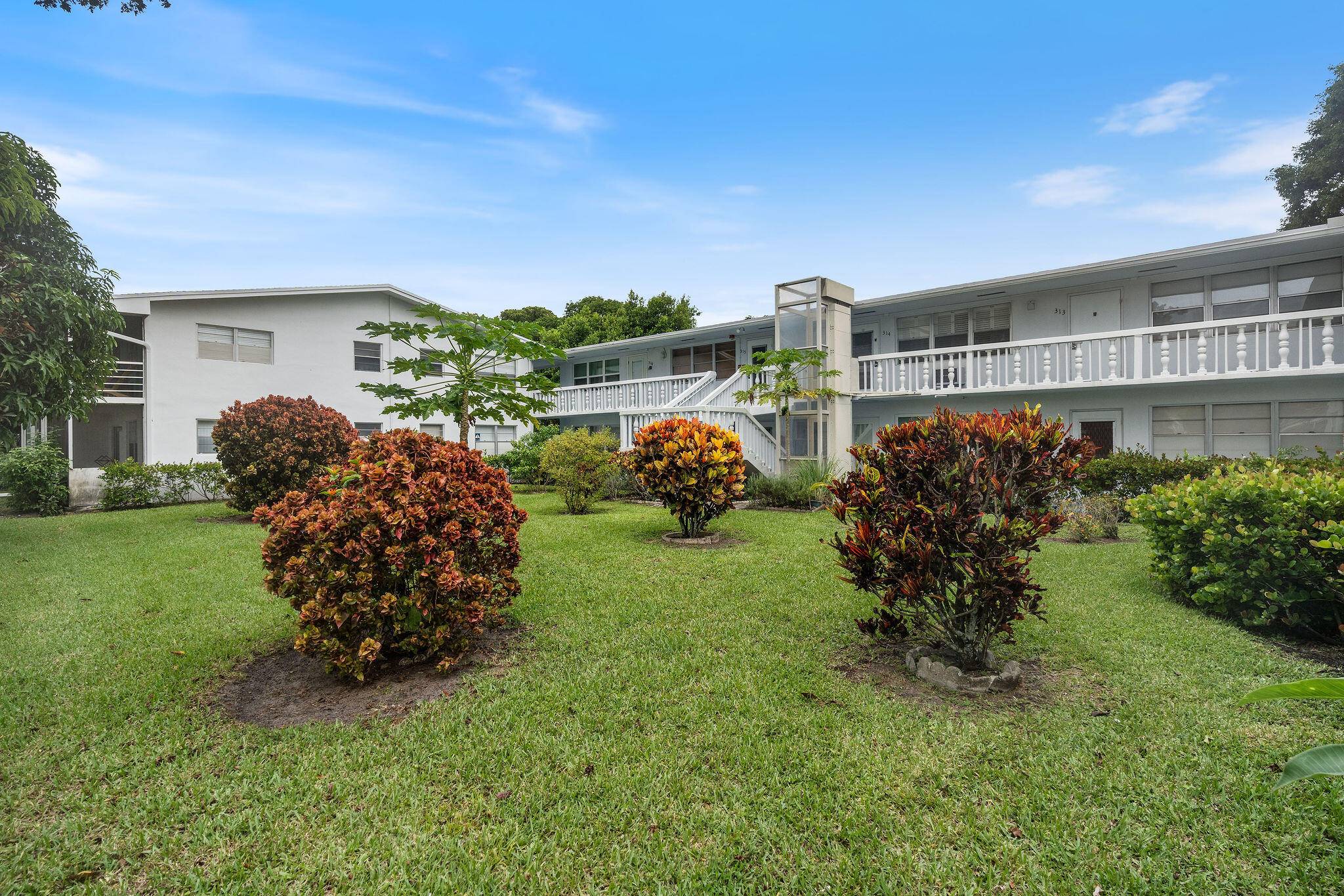 WELCOME HOME TO THIS FABULOUS, WELL MAINTAINED FURNISHED UNIT WITH IMPACT GLASS !