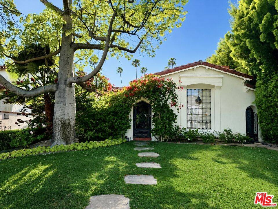 315  N Wetherly Dr 3BR Beverly Grove La