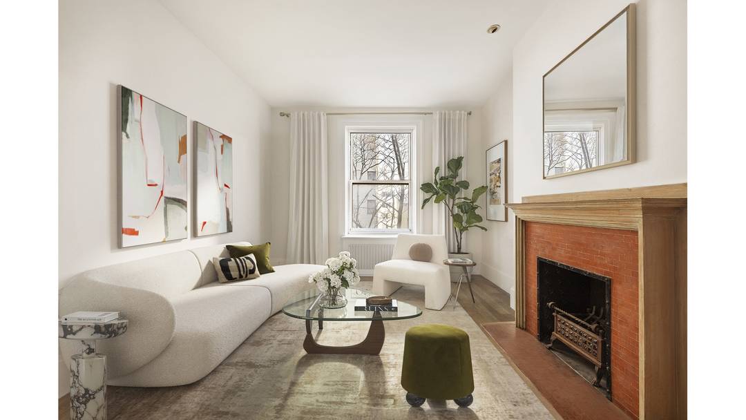 Welcome to Residence 5B at 20 East 84th Street, a beautifully proportioned one bedroom located just moments from Central Park, Museum Mile, and the Metropolitan Museum of Art.