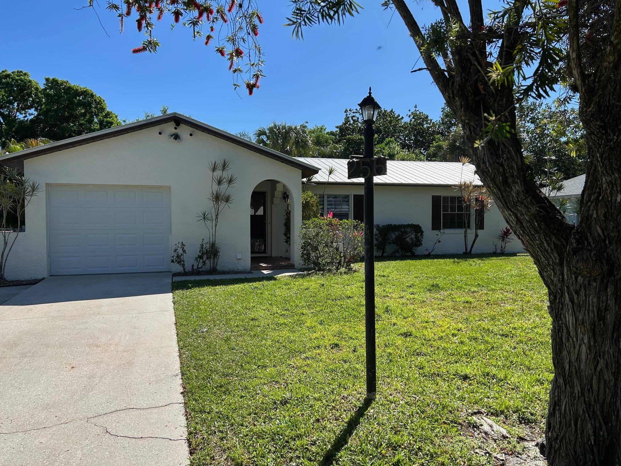 Adorable, well maintained home in a non HOA neighborhood.